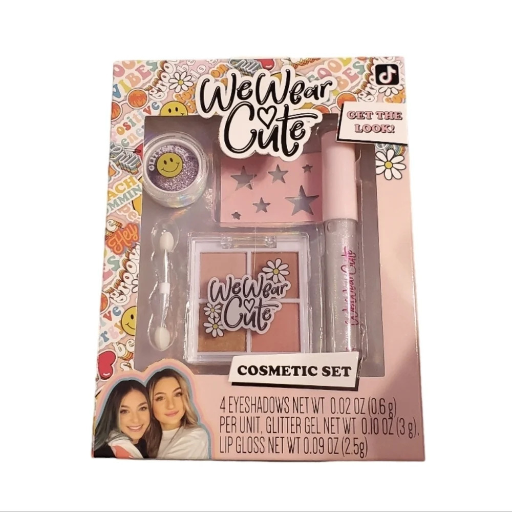 NWT We Wear Cute Girls Cosmetic Set 8 Years